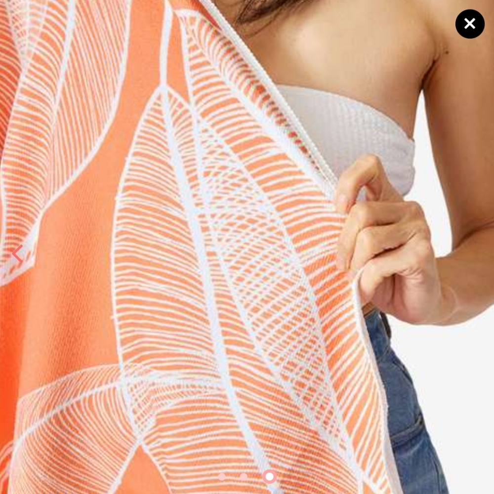 Summer and Rose Outdoor Roundie  Floral  Orange and White  Light Blanket  NEW